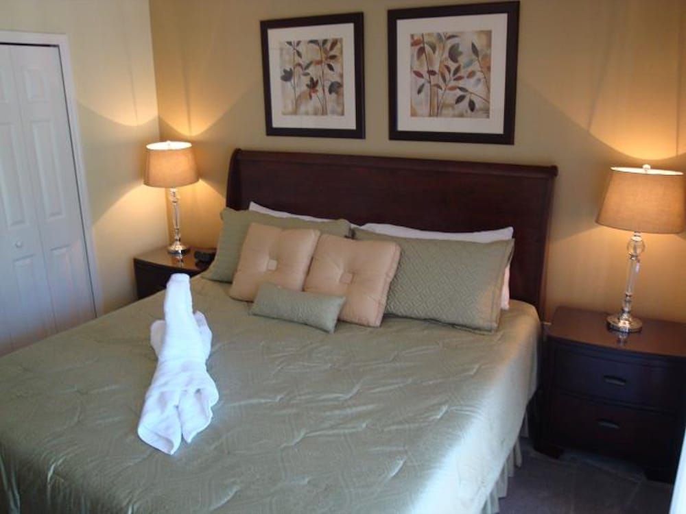 3BR 2.5BA Home in Emerald Island Resort by CV-8479 House, 3 Bedrooms 8