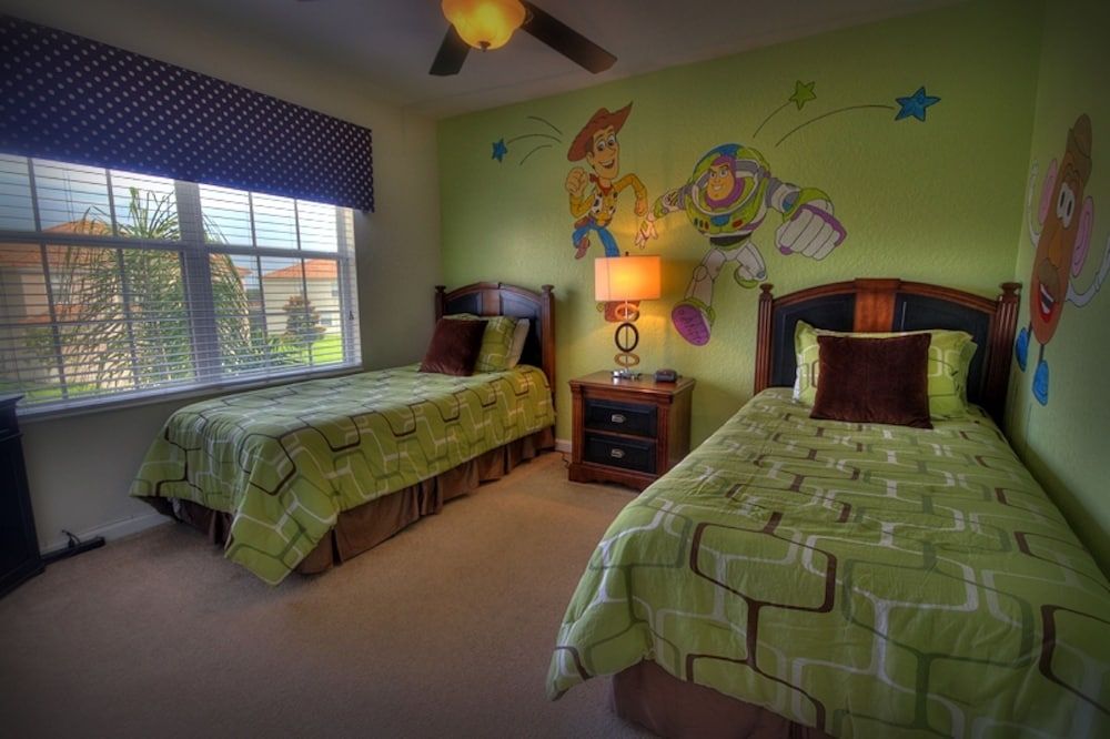 6BR 4BA Home in Windsor Hills by CV-2579 Villa, 6 Bedrooms, Private Pool 9