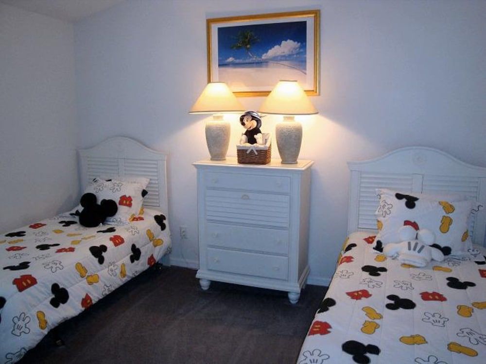 4BR 3BA Home in Indian Creek by CV-2673 House, 4 Bedrooms 2