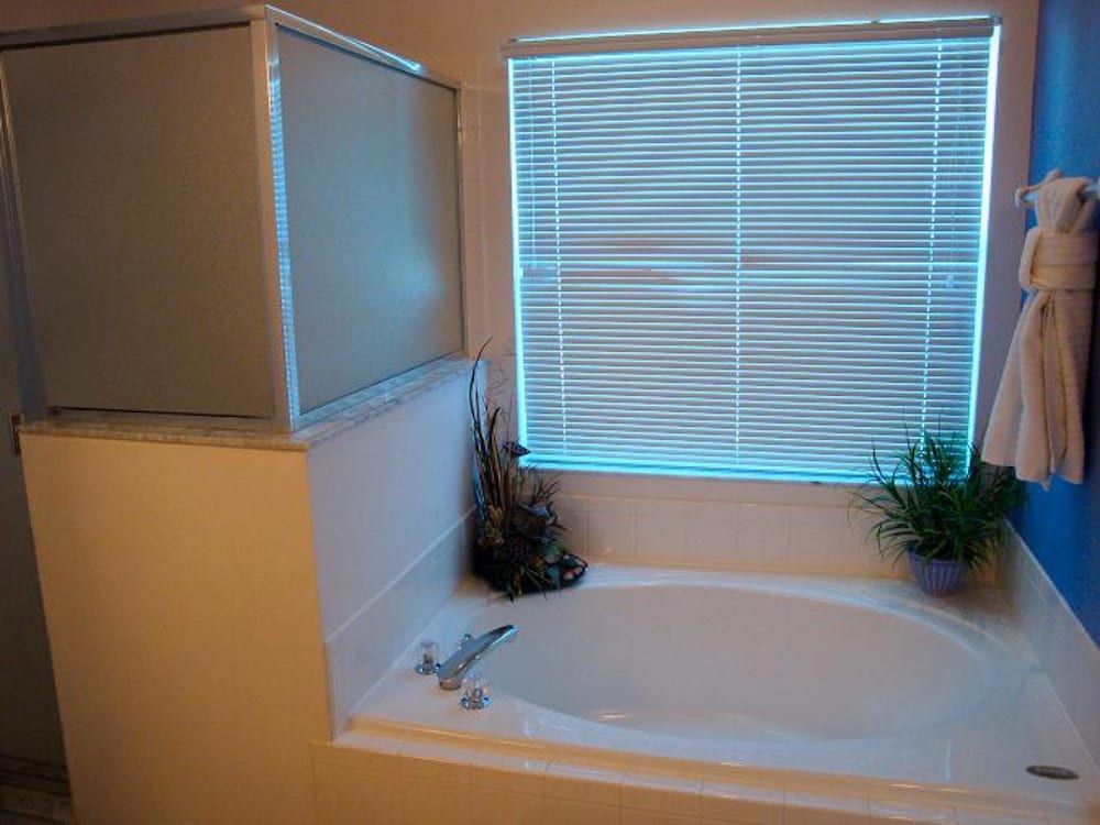 4BR 3BA Home in Indian Creek by CV-2673 House, 4 Bedrooms 8