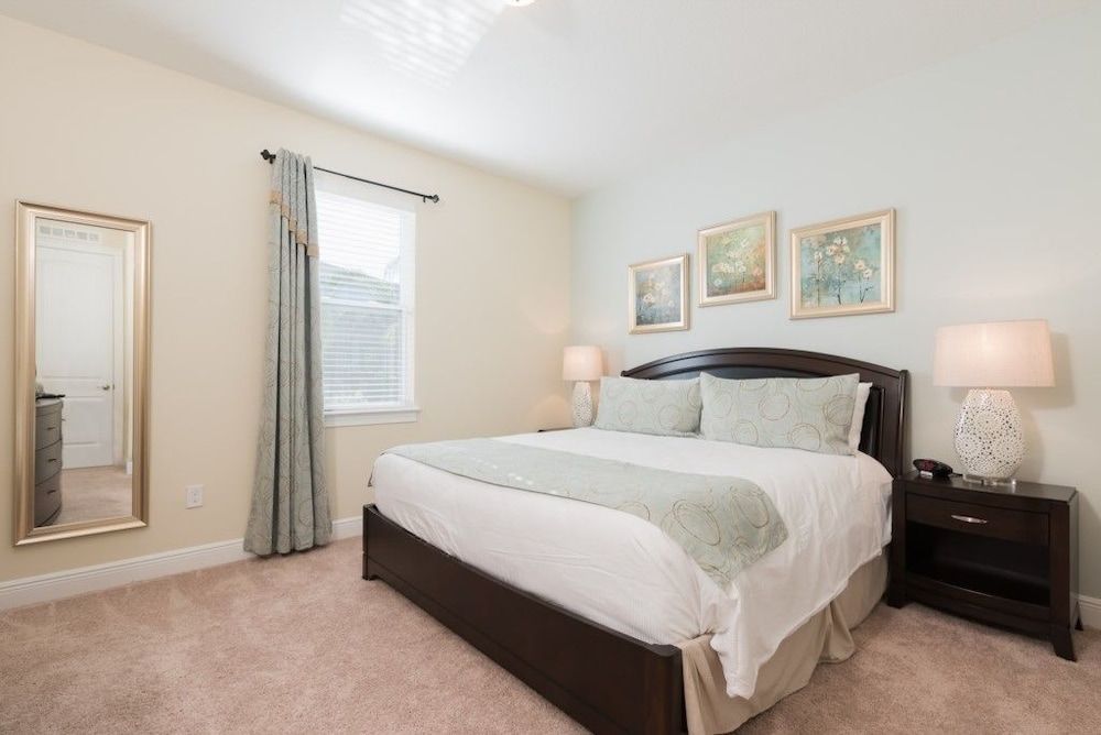 Family Townhome, Multiple Bedrooms, Hot Tub, Garden Area