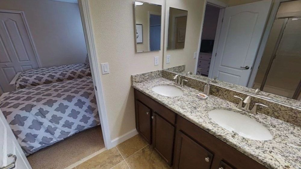 Aco240235 - Champions Gate Resort - 6 Bed 6 Baths Hotel Family Townhome, Hot Tub, Garden Area 23