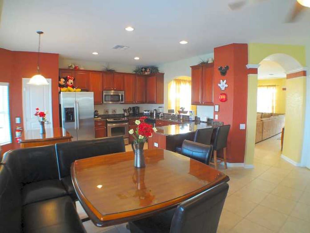 6BR 4BA Home in Windsor Hills by CV-2537 Villa, 6 Bedrooms, Private Pool 20