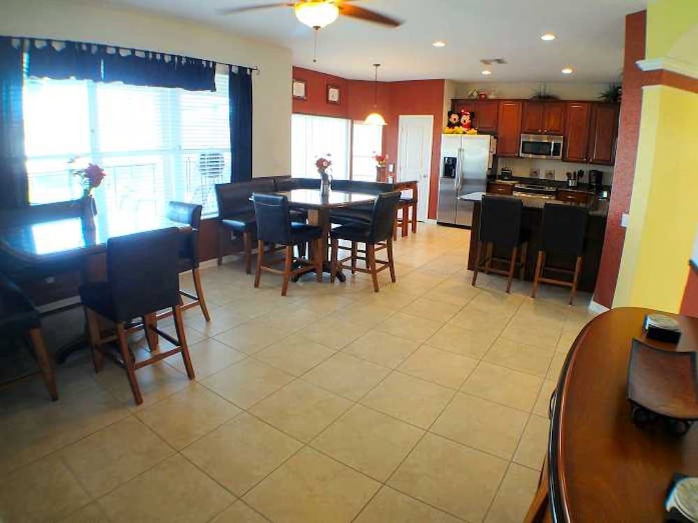 6BR 4BA Home in Windsor Hills by CV-2537 Villa, 6 Bedrooms, Private Pool 22