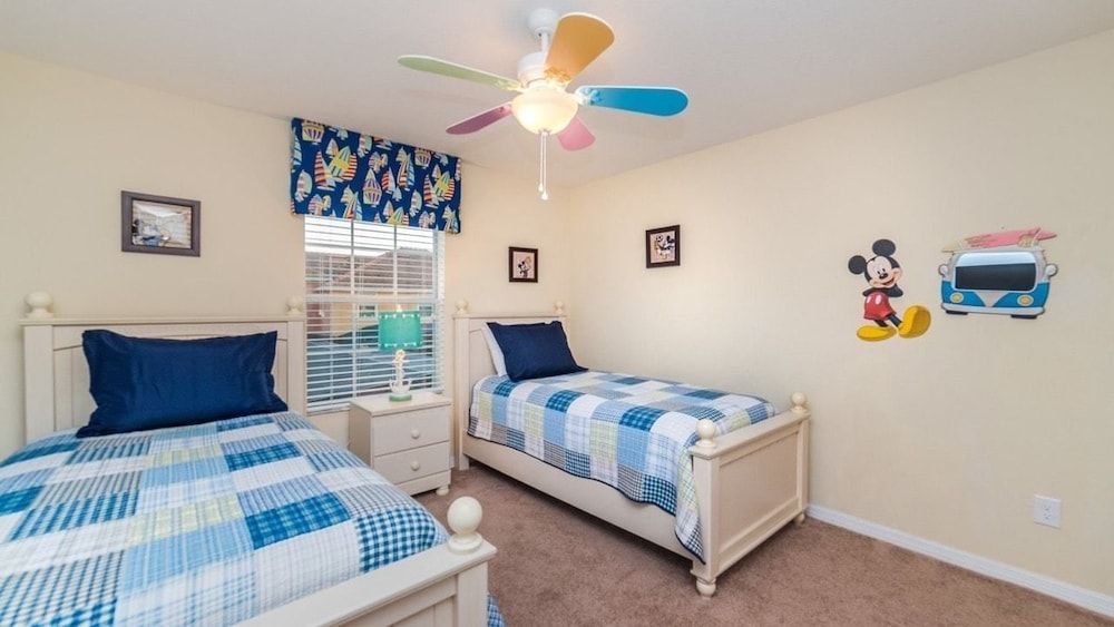Family Townhome, Private Pool, Garden Area