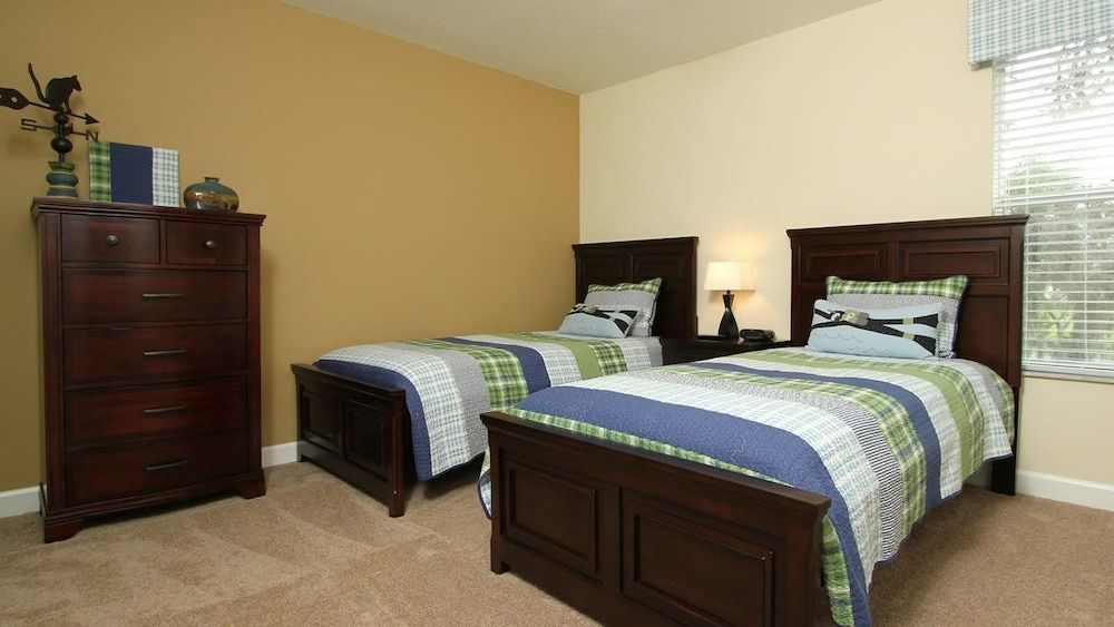 Family Townhome, Private Pool, Garden Area