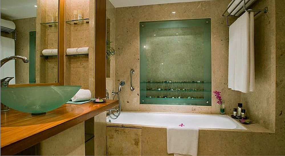 The LaLiT Mumbai Premier Double Or Twin Room With One Way Airport Transfer, 10%Off On Spa, Food, Beverage And Laundry 5
