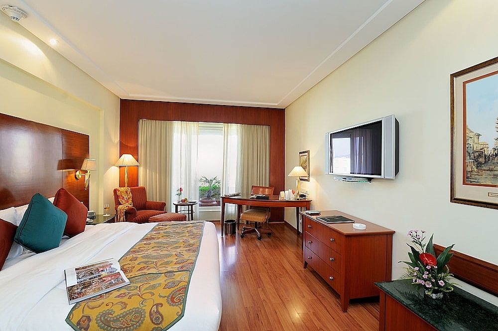 The LaLiT Mumbai Premier Double Or Twin Room With One Way Airport Transfer, 10%Off On Spa, Food, Beverage And Laundry 8