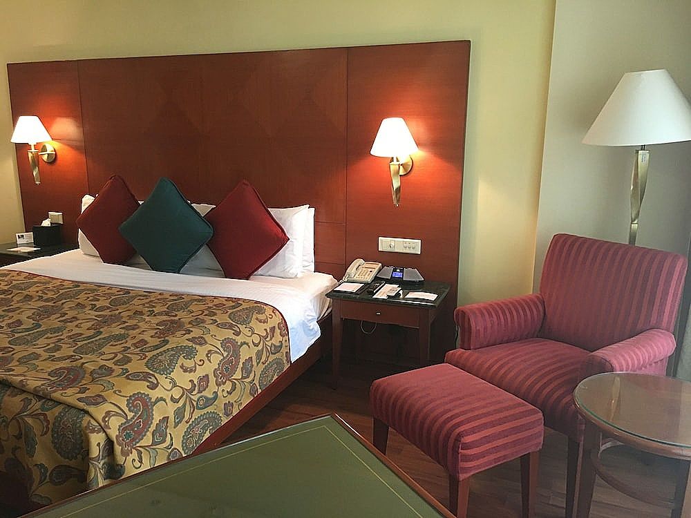 The LaLiT Mumbai Premier Double Or Twin Room With One Way Airport Transfer, 10%Off On Spa, Food, Beverage And Laundry 2