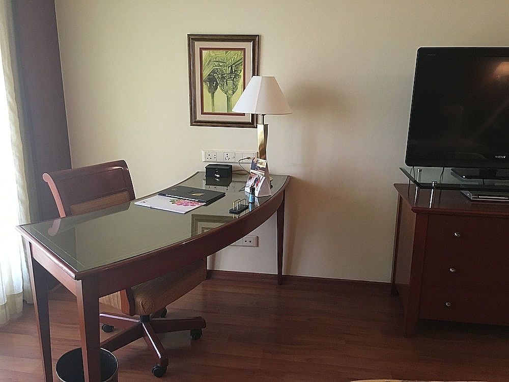 The LaLiT Mumbai Premier Double Or Twin Room With One Way Airport Transfer, 10%Off On Spa, Food, Beverage And Laundry 7