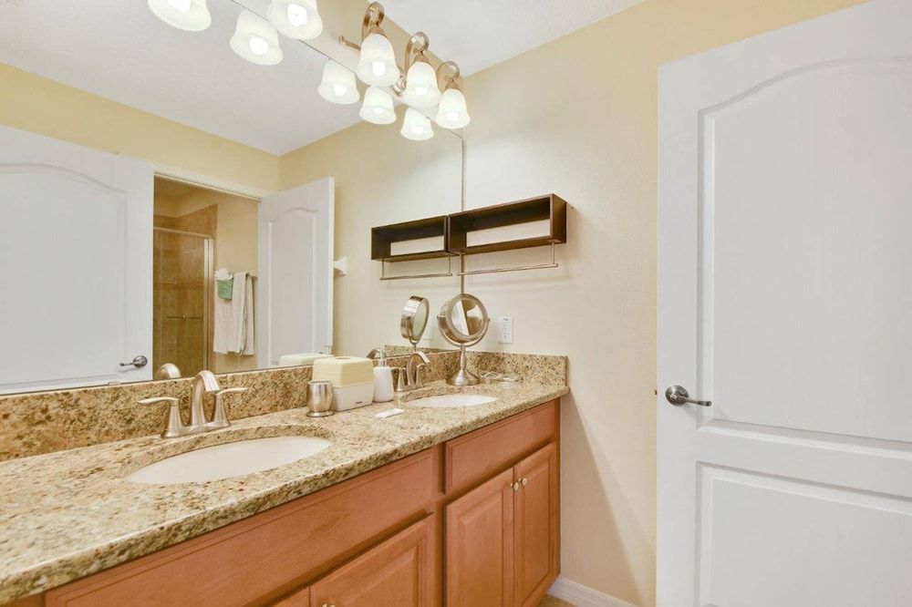 Lake View Paradise Townhome 10