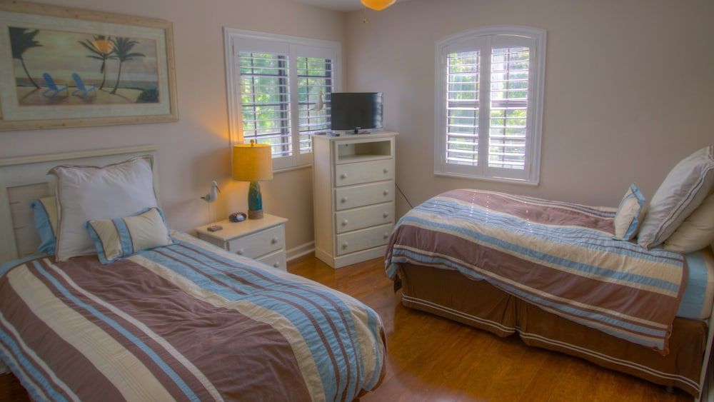 undefined The Wakefield Vacation Home with Pool 7