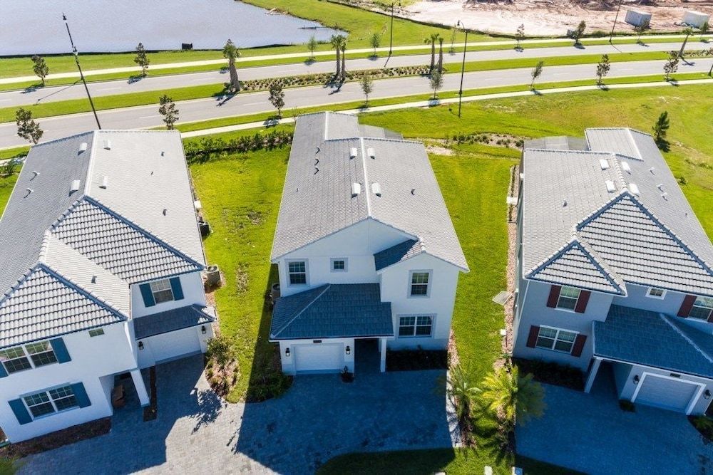 undefined 5BR Pool Home in Storey Lake by SHV-4817 9