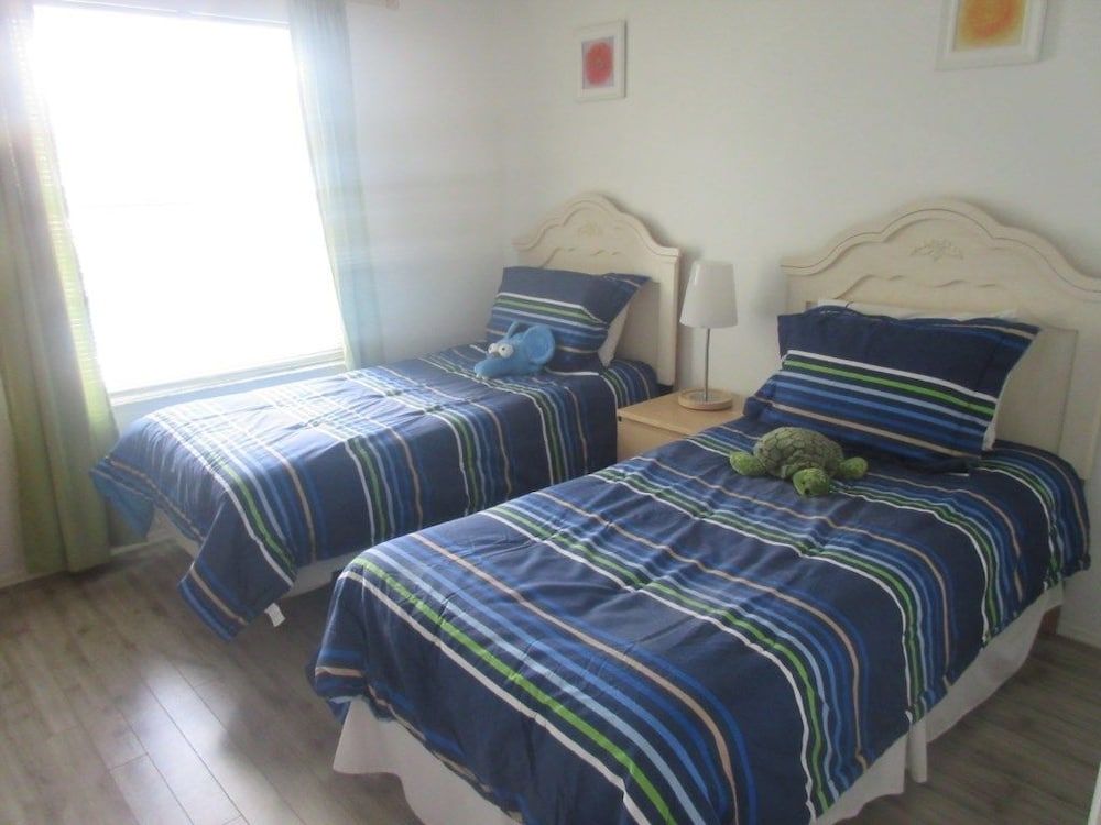 undefined 4BR Pool Home in Indian Ridge by SHV-915 7