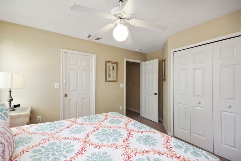 undefined Rolling Hills 7900 4