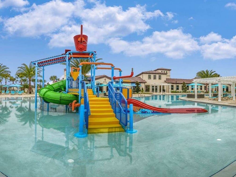 undefined Luxurious Vacation Townhome With Private Pool 4