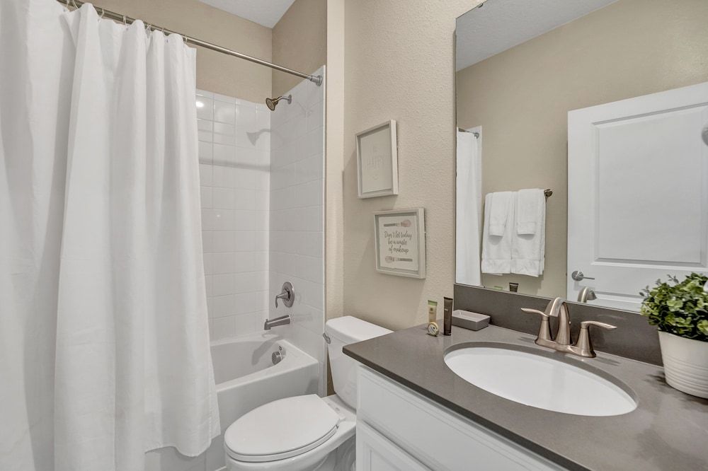 Storey Lake Resort Storey Lake Resort 5 Bedroom Vacation Home with Pool (2010) 11