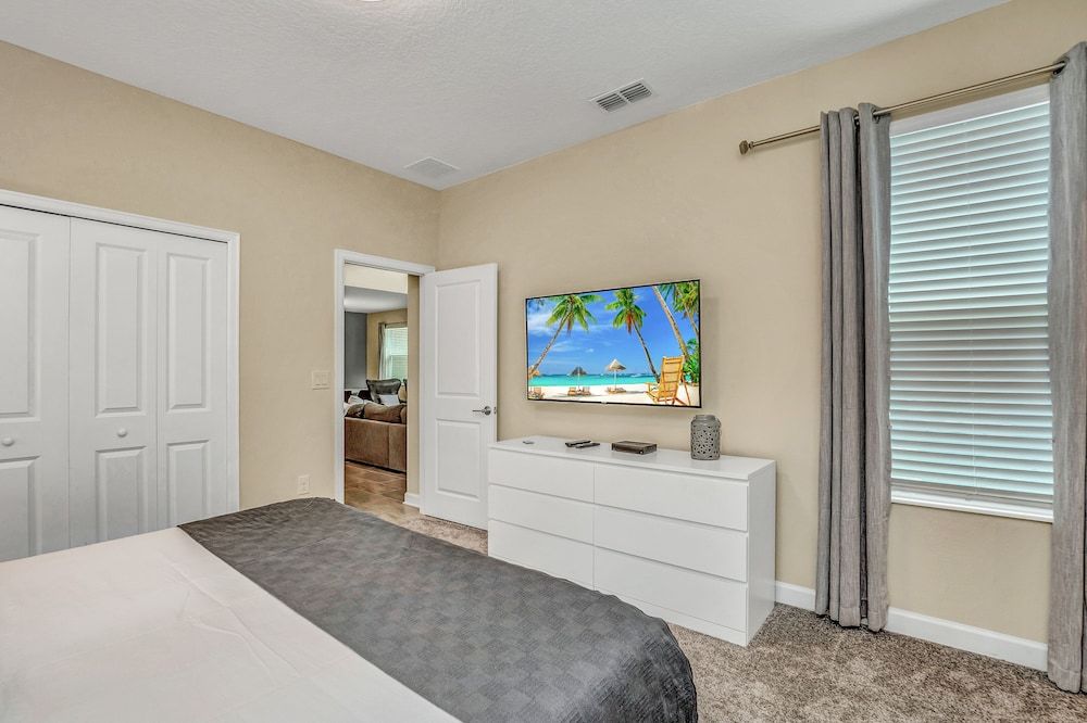 Storey Lake Resort Storey Lake Resort 5 Bedroom Vacation Home with Pool (2010) 19