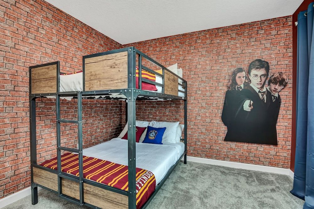 Storey Lake Resort Storey Lake Resort 5 Bedroom Vacation Home with Pool (2010) 6