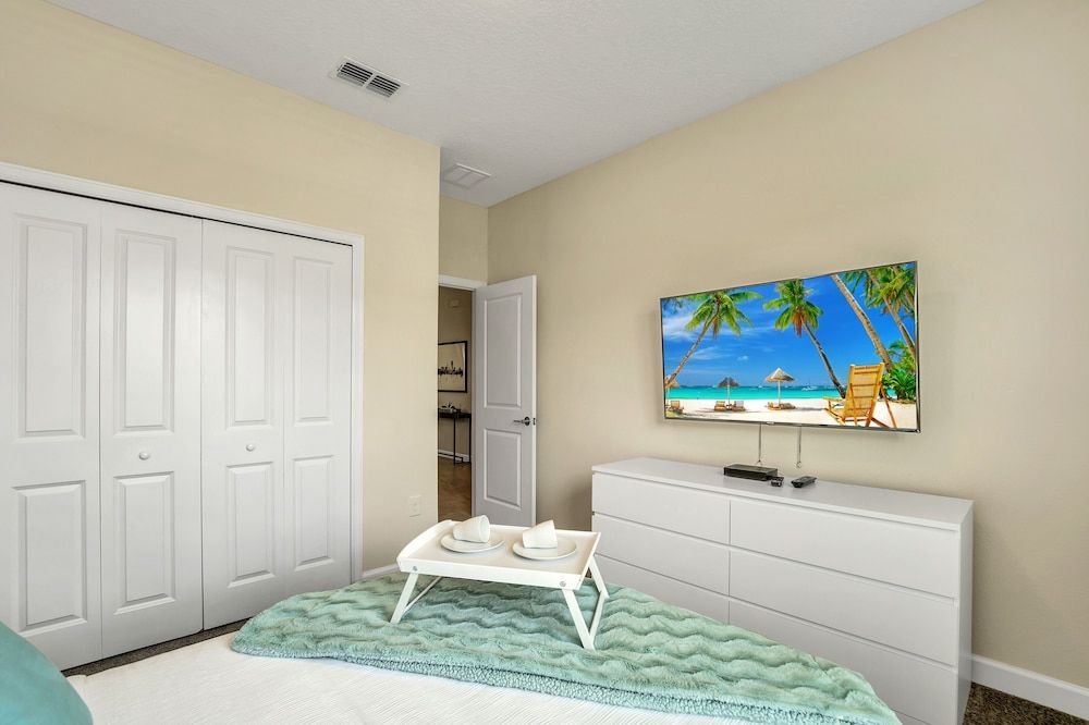 Storey Lake Resort Storey Lake Resort 5 Bedroom Vacation Home with Pool (2010) 18