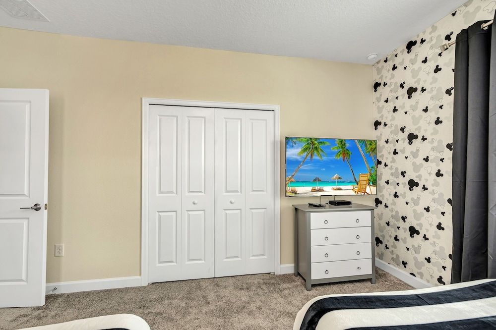 Storey Lake Resort Storey Lake Resort 5 Bedroom Vacation Home with Pool (2010) 20