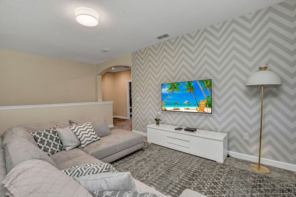 Storey Lake Resort Storey Lake Resort 5 Bedroom Vacation Home with Pool (2010) 22