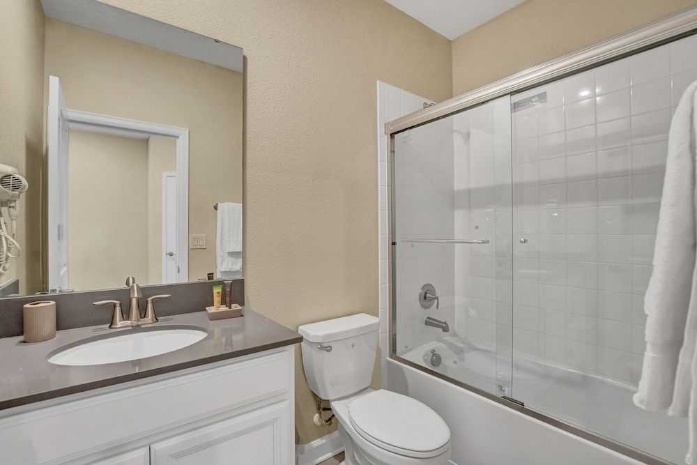 Storey Lake Resort Storey Lake Resort 5 Bedroom Vacation Home with Pool (2010) 17