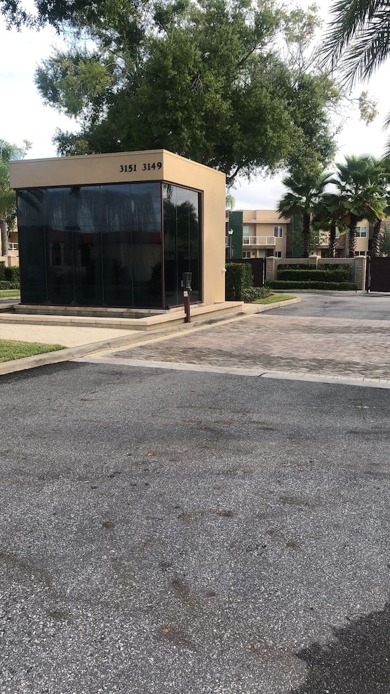 undefined Comfortable 4 BDR House near Disney in Orlando 2