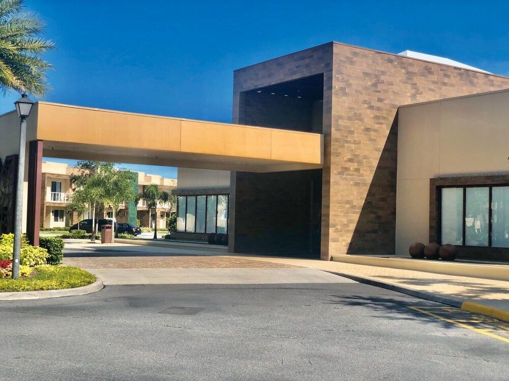 undefined Comfortable 4 BDR House near Disney in Orlando 5