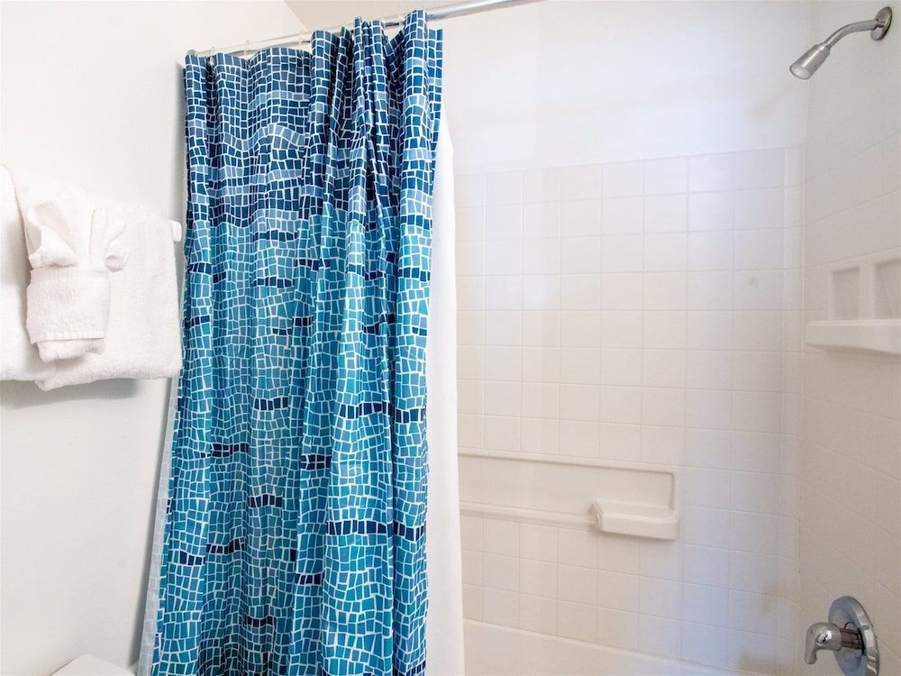 4 Bed and 3 Bath in Perfect Location With Pool by Florida Dream Home House (4 Bed and 3 Bath in Perfect Location ) 12