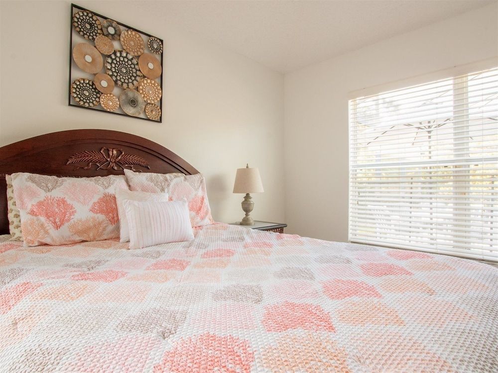 4 Bed and 3 Bath in Perfect Location With Pool by Florida Dream Home House (4 Bed and 3 Bath in Perfect Location ) 4