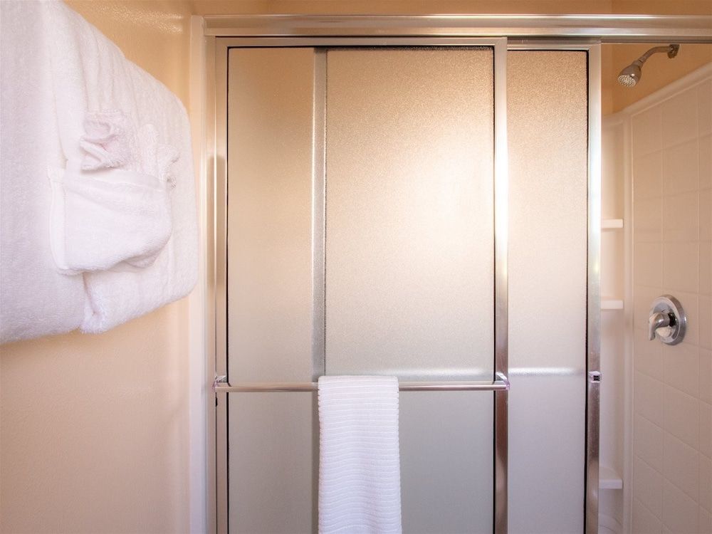 undefined Private Screened Splash Pool Overlooking Tranquil Lake Right Beside Disney World by Florida Dream Homes 8