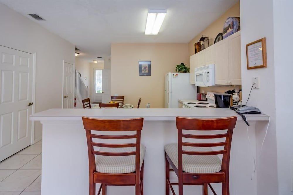 undefined Windsor_palms_2323n 5