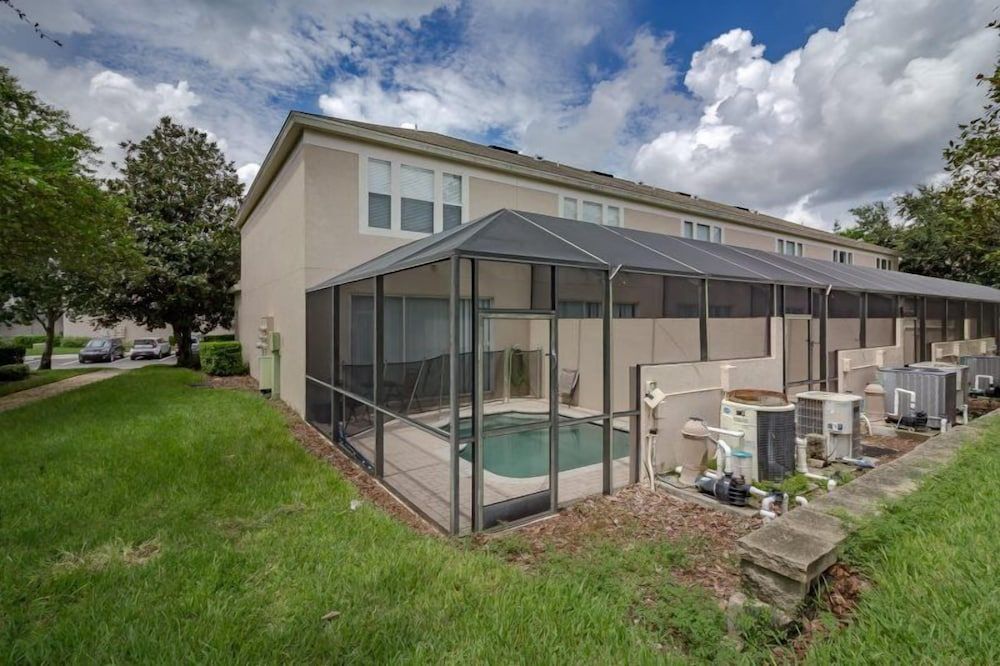 undefined Windsor_palms_2323n 2