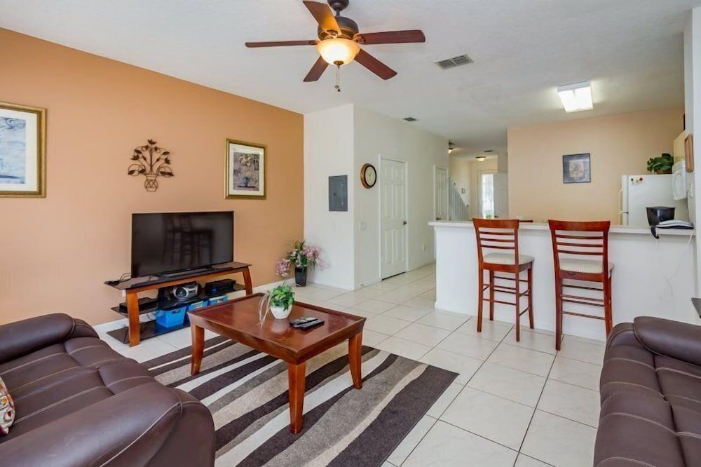 undefined Windsor_palms_2323n 6