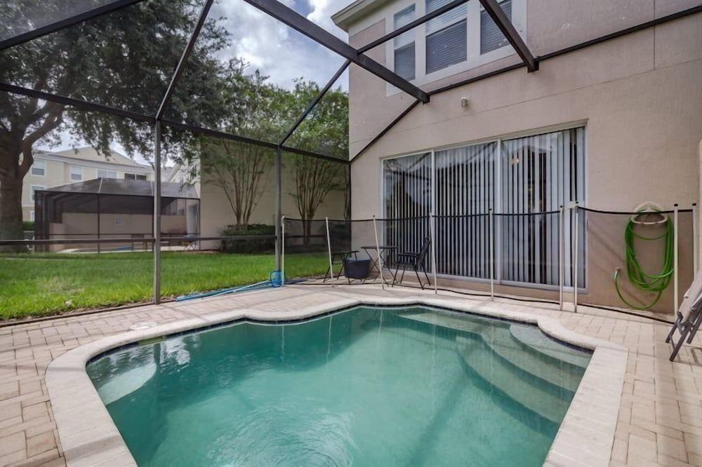 undefined Windsor_palms_2323n 8