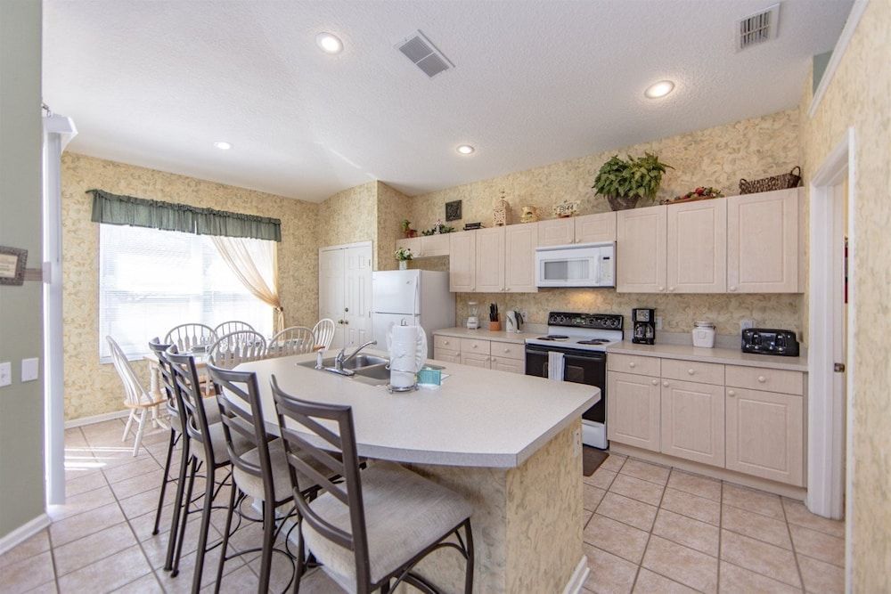 undefined Windsor_palms_8144 4