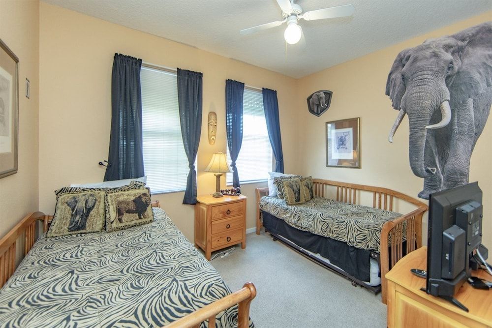 undefined Windsor_palms_8144