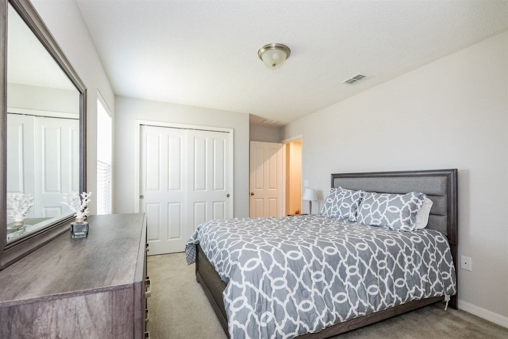 undefined Compass_bay_5141