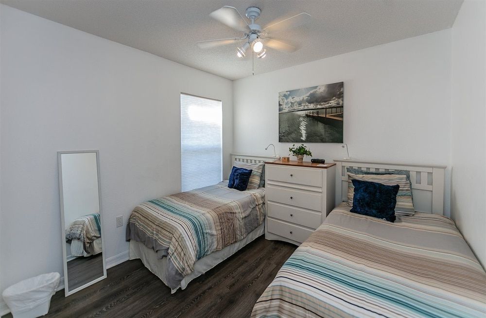 undefined Rolling_hills_7965 2