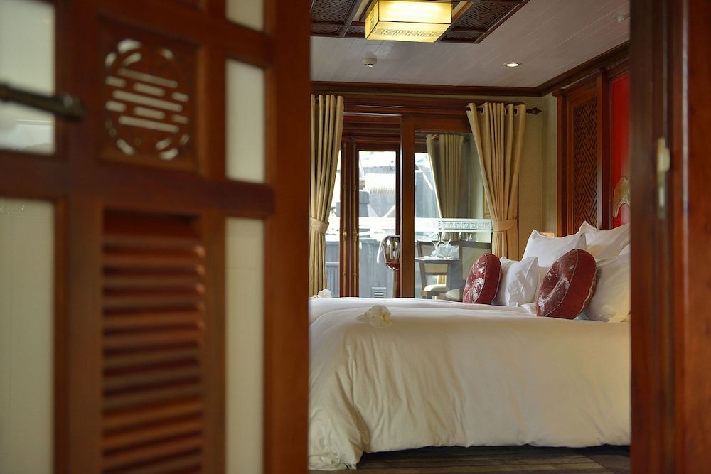 undefined Paradise Peak Cruise 10