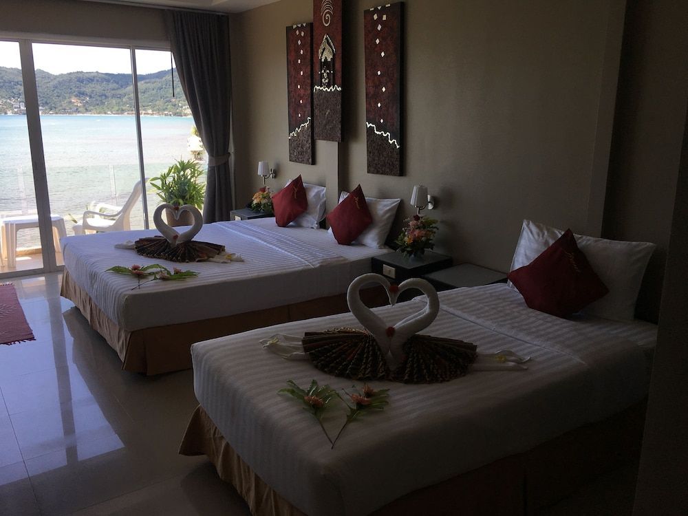 undefined The Front Hotel and Apartment 10