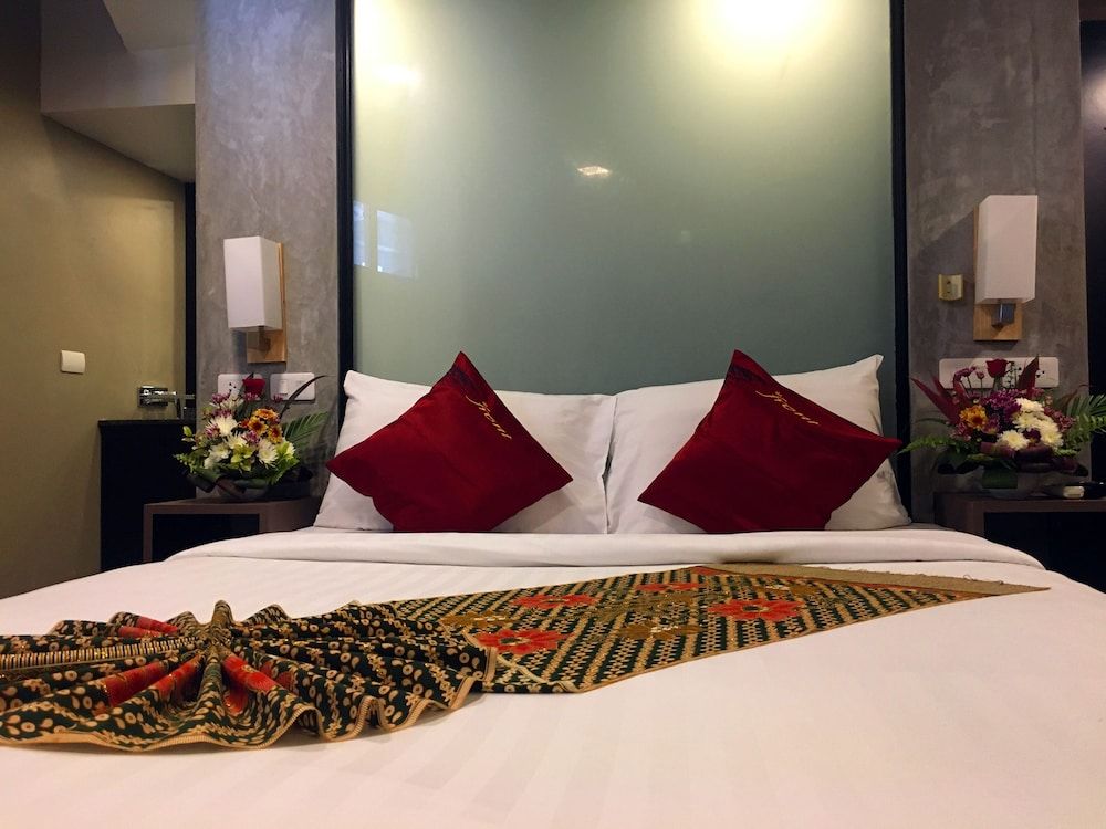 undefined The Front Hotel and Apartment 8