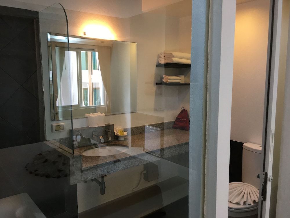 The Front Hotel and Apartment Standard Studio, 1 King Bed, City View 29