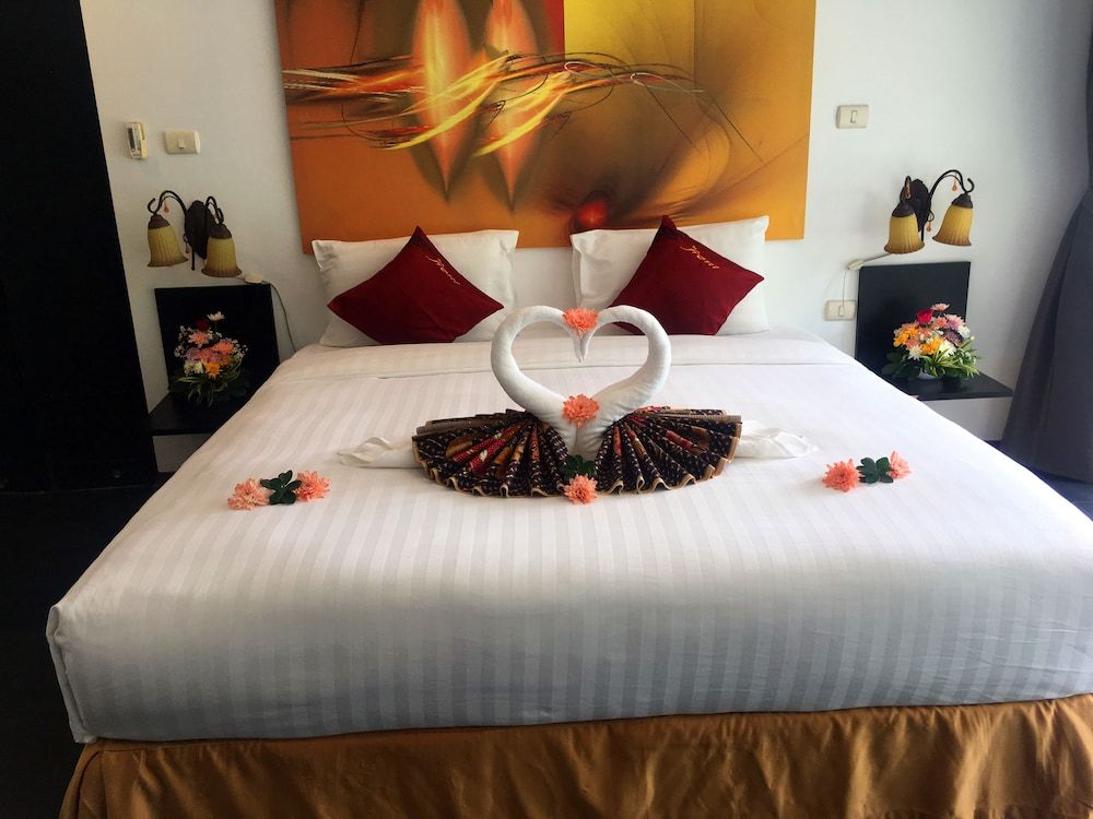 undefined The Front Hotel and Apartment 10