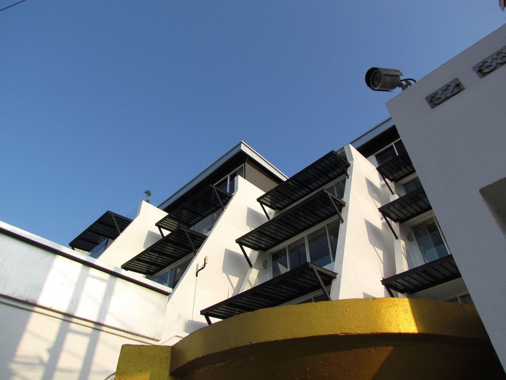 undefined The Front Hotel and Apartment 7