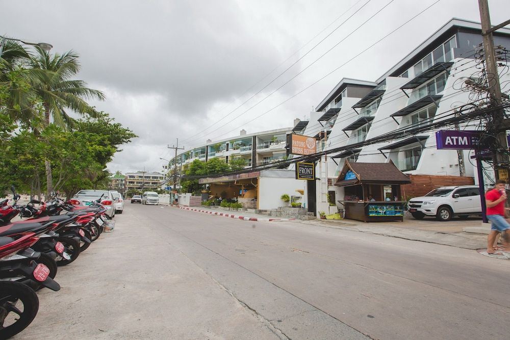 undefined The Front Hotel and Apartment 2