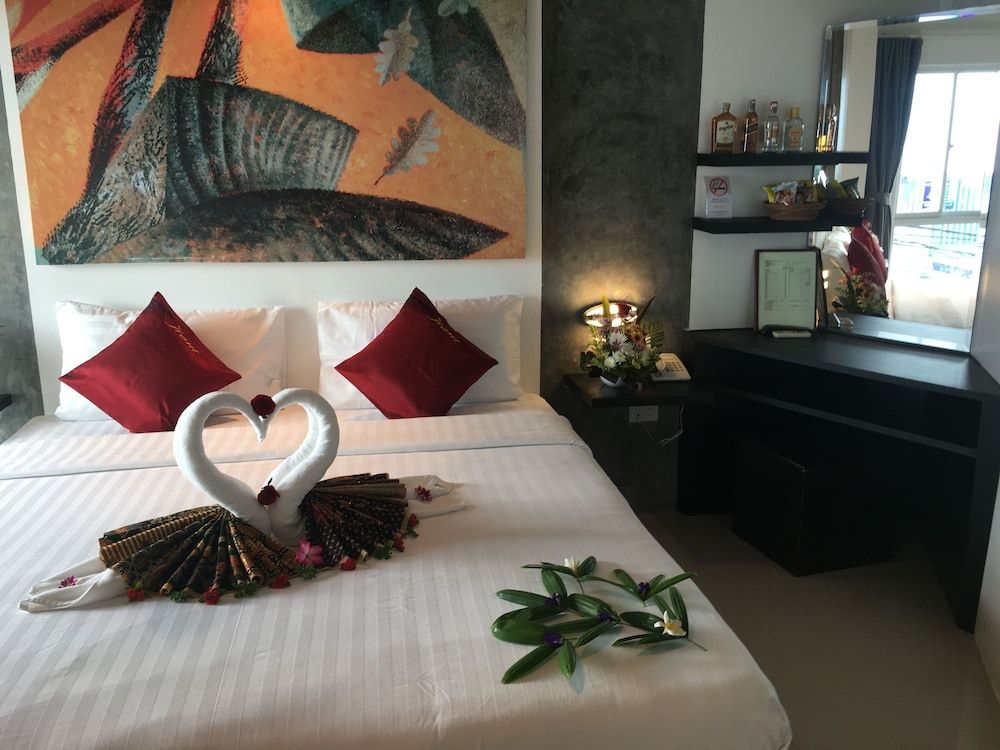 The Front Hotel and Apartment Standard Studio, 1 King Bed, City View 9