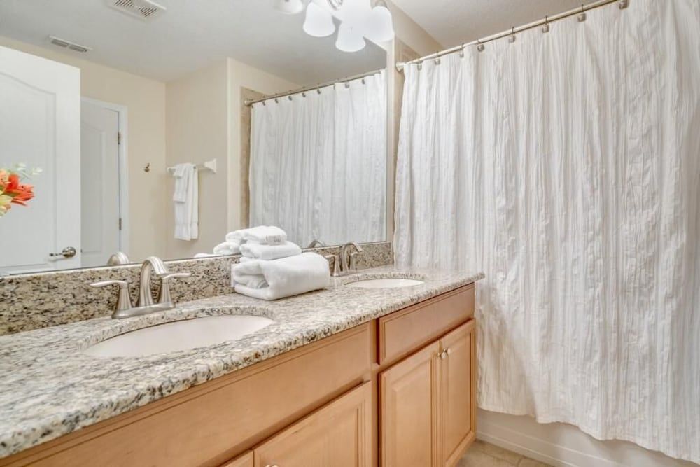 8944cuban 4 Bedroom Townhouse by RedAwning Townhome, 4 Bedrooms 23