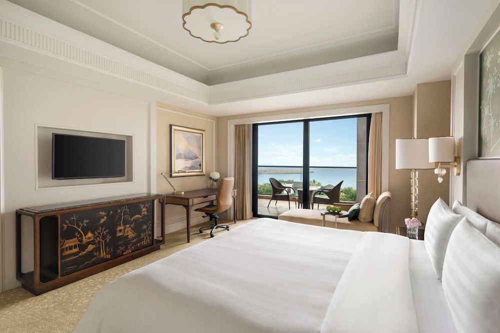 Superior Suite, 1 King Bed, Ocean View